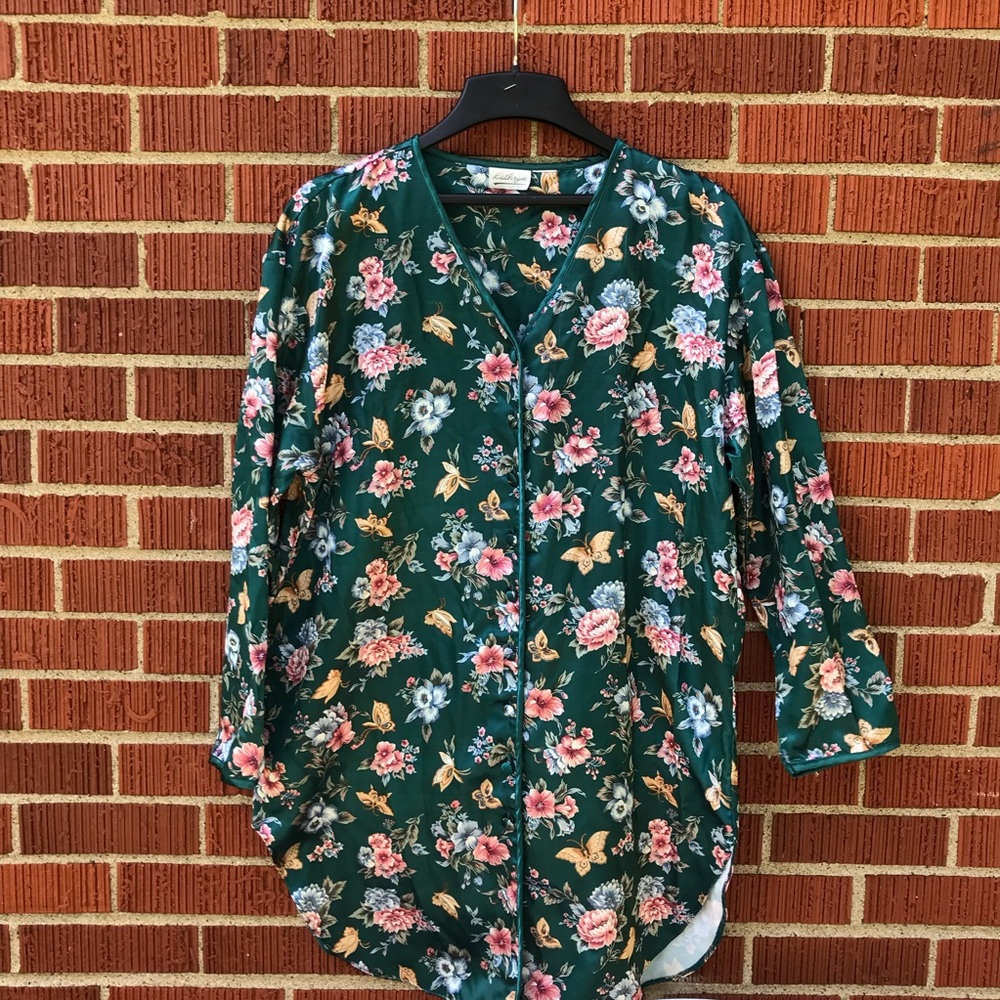 Women's Dark Green Floral V-Neck Button-Front Sleep Shirt